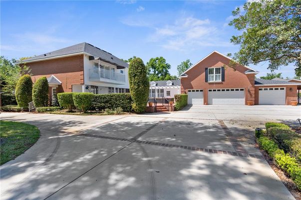 Attached, Exterior, Facade, Brick Facade, Modern