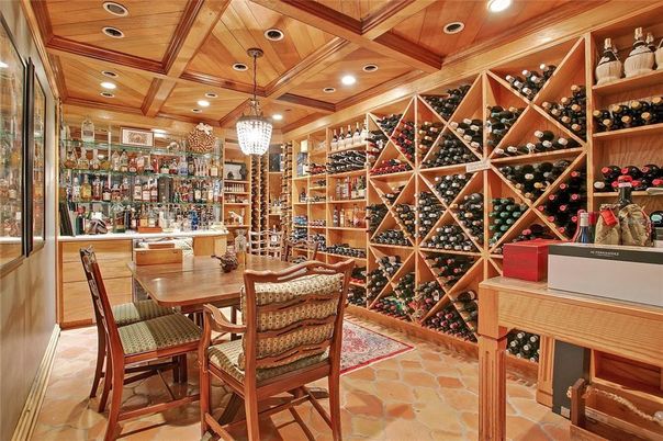 Interior, Pendant Lights, Recessed Lighting, Wine Storage, Wooden Beams, Wooden Ceilings