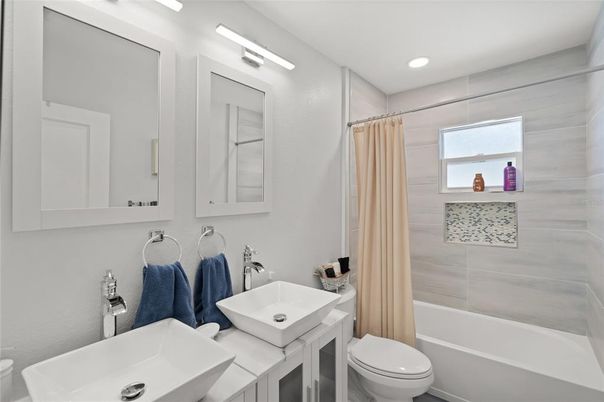 Bathroom, Dual Sink Vanities, Interior, Recessed Lighting