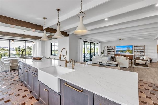 Interior, Kitchen, Living room, Pendant Lights, Recessed Lighting, Wooden Beams