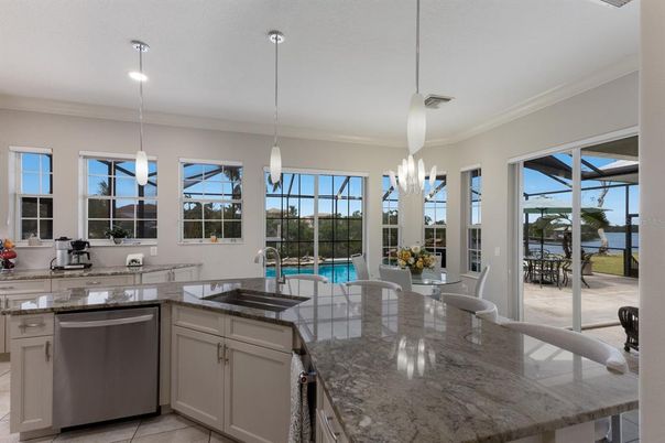 Chandelier, Dining room, Interior, Kitchen, Pendant Lights, Stainless Steel Appliances, Water