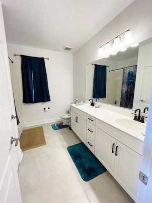 Bathroom, Dual Sink Vanities, Interior