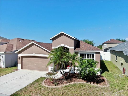 Attached, Exterior, Facade, Ranch