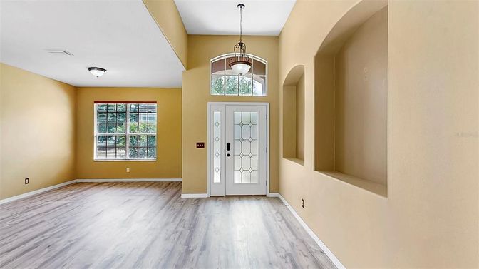 Interior, Pendant Lights, Wood Texture Flooring