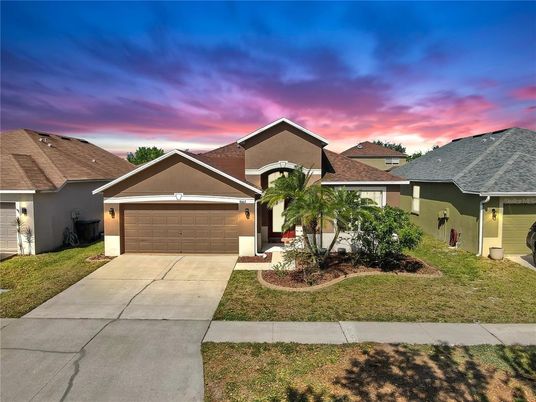 Attached, Exterior, Facade, Ranch