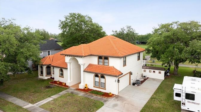 Exterior, Drone