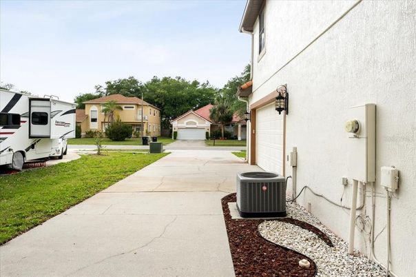 Detached Garage, Exterior