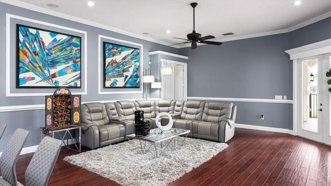 Interior, Living room, Recessed Lighting, Wood Texture Flooring