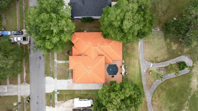 Exterior, Drone