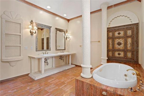 Bathroom, Dual Sink Vanities, Interior, Recessed Lighting