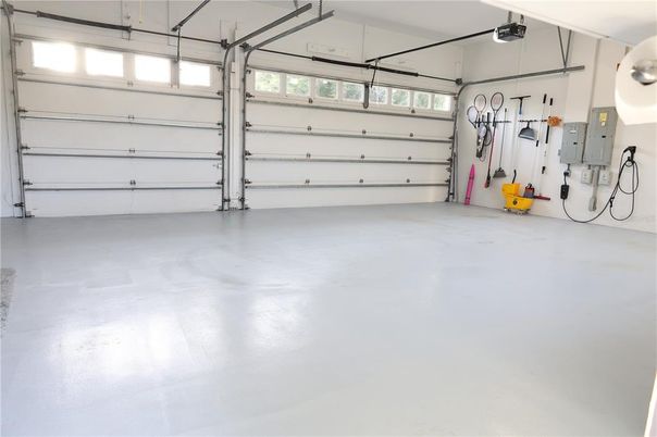 Garage, Interior