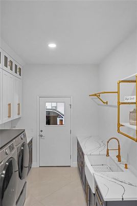 Interior, Recessed Lighting, Washer