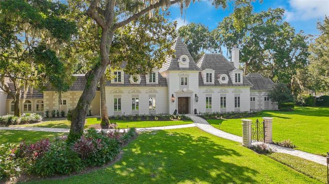 Backyard, Exterior, Facade, Queen Anne Victorian