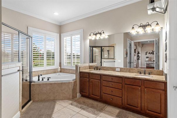 Bathroom, Dual Sink Vanities, Interior, Recessed Lighting