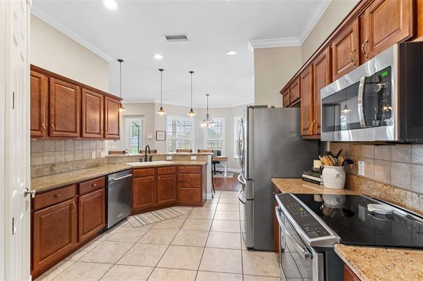 Dining room, Interior, Kitchen, Pendant Lights, Recessed Lighting, Stainless Steel Appliances