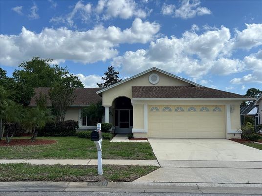 Attached, Exterior, Facade, Ranch