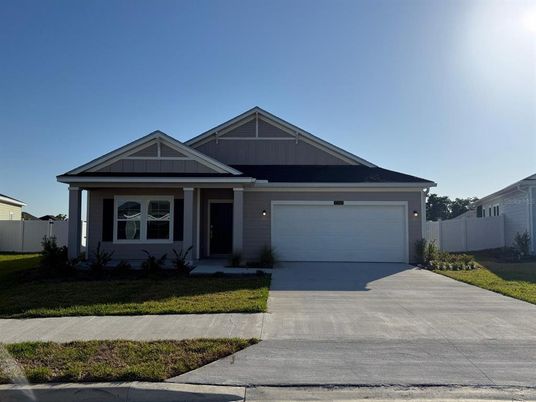 Attached, Exterior, Facade, American Craftsman