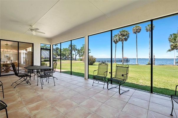 Dining room, Interior, Sun Room, Water