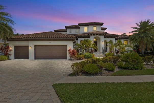 Attached, Exterior, Facade, Mediterranean