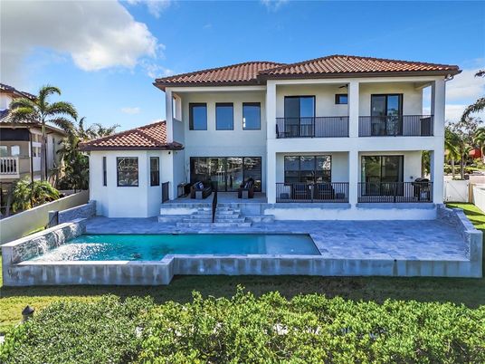 Exterior, Facade, Pool, Mediterranean