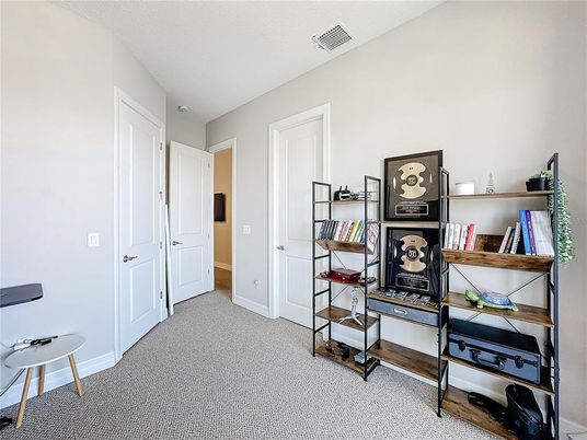 Home Office, Interior