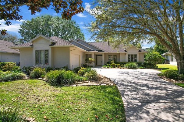 Backyard, Exterior, Facade, Ranch