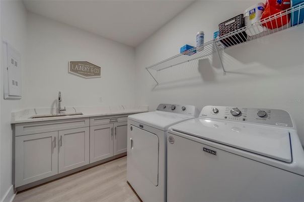 Interior, Washer, Wood Texture Flooring