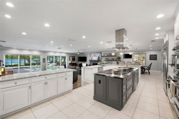 Dining room, Interior, Kitchen, Pendant Lights, Recessed Lighting, Stainless Steel Appliances