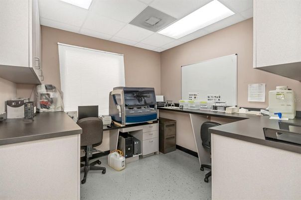 Home Office, Interior