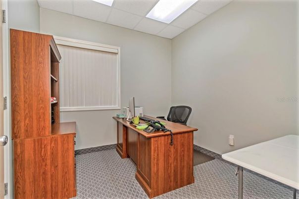 Home Office, Interior