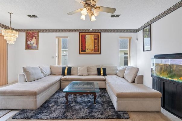 Chandelier, Interior, Living room