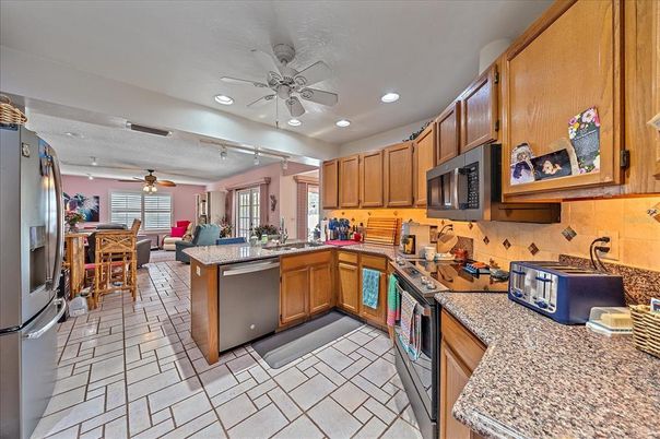 Dining room, Interior, Kitchen, Recessed Lighting