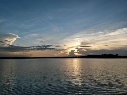 Exterior, Lake