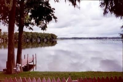 Exterior, Lake