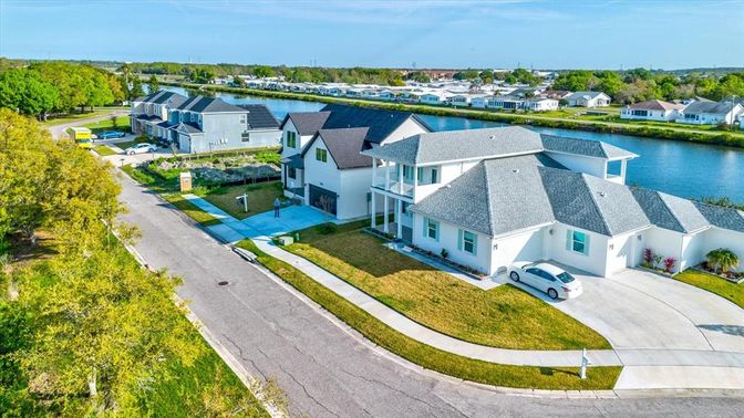 Exterior, Drone