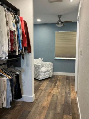 Interior, Pendant Lights, Recessed Lighting, Walk-in Closets, Wood Texture Flooring