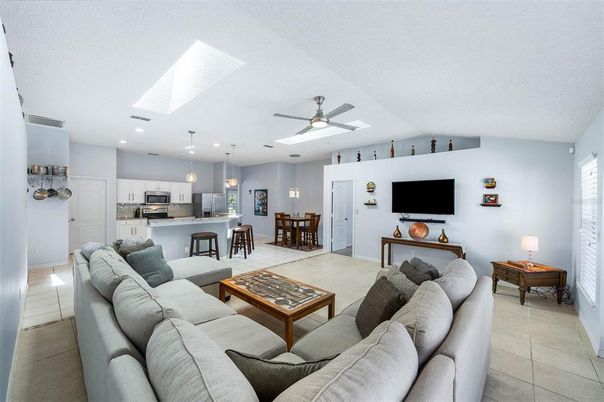 Dining room, Interior, Kitchen, Living room, Pendant Lights, Recessed Lighting, Stainless Steel Appliances