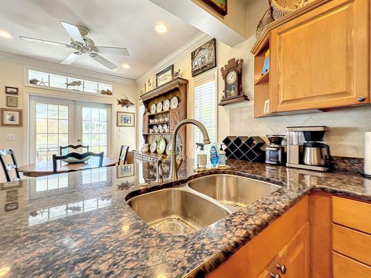 Dining room, Interior, Kitchen, Recessed Lighting
