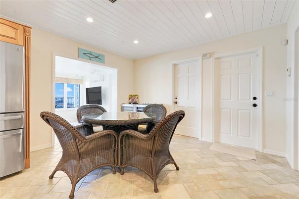 Dining room, Interior, Recessed Lighting
