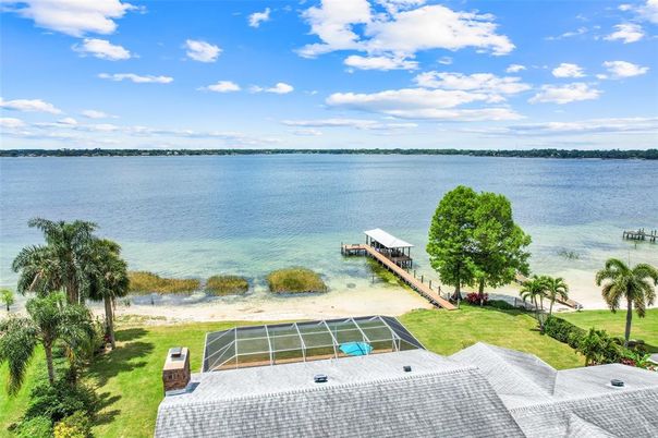 Exterior, Lake