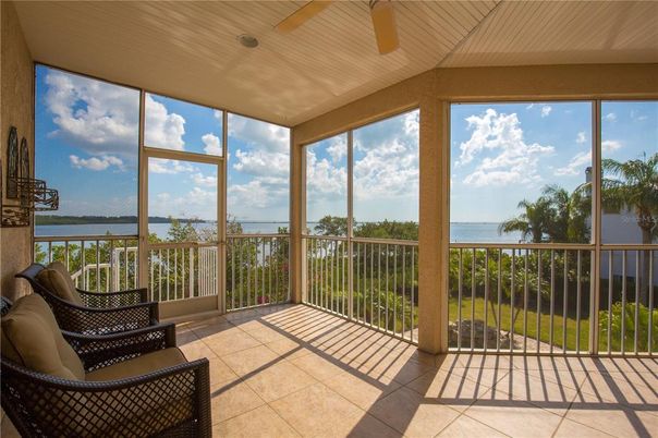 Interior, Sun Room, Water