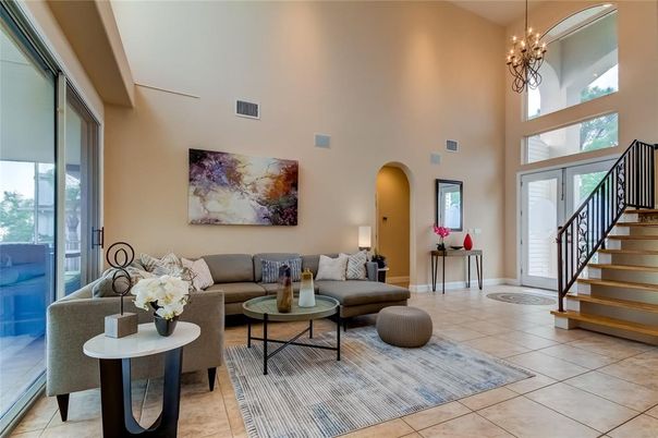 Chandelier, Interior, Living room