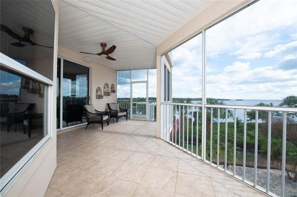 Interior, Sun Room, Water