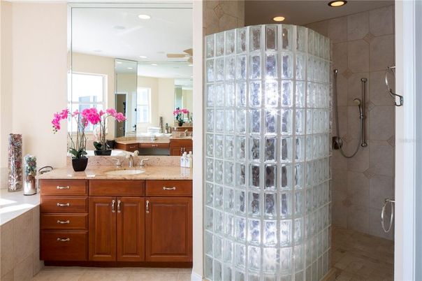 Bathroom, Interior, Recessed Lighting