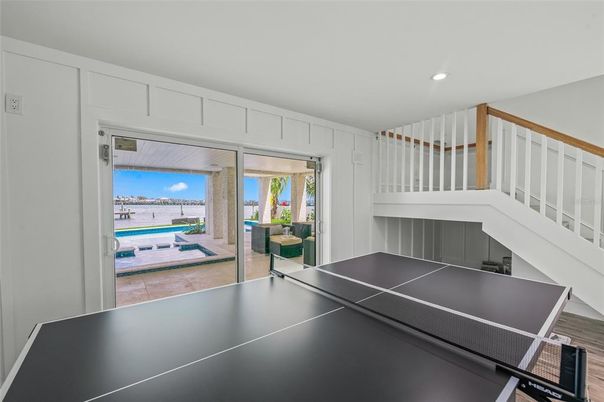Game Room, Interior, Recessed Lighting