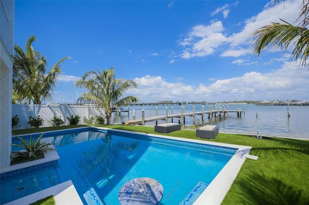 Exterior, Lake, Pool, Water