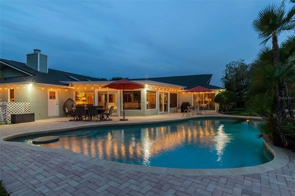 Exterior, Pool