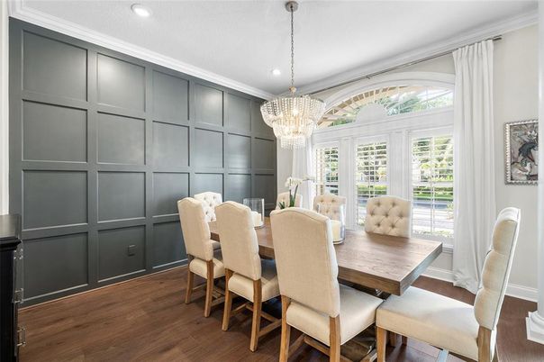 Chandelier, Dining room, Interior, Recessed Lighting, Wood Texture Flooring