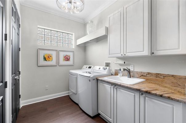 Interior, Washer, Wood Texture Flooring