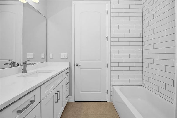 Bathroom, Dual Sink Vanities, Interior
